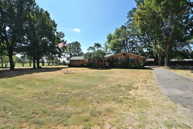 111 E Oak Street, Yantis, TX 75497