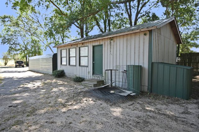 111 E Oak Street, Yantis, TX 75497