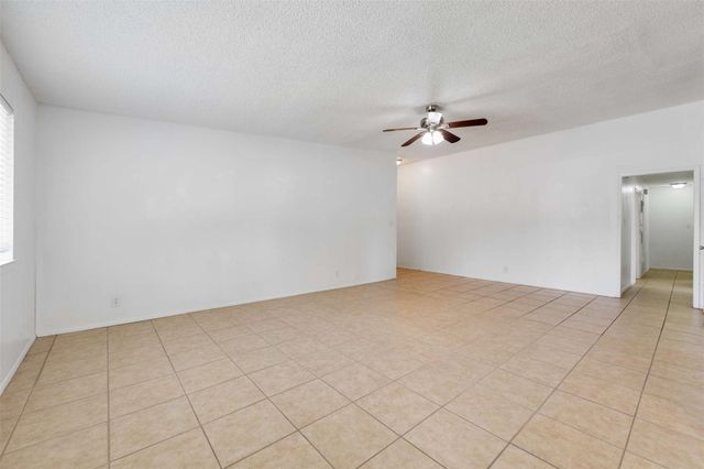 1207 W Rundberg LN, Austin, TX 78758