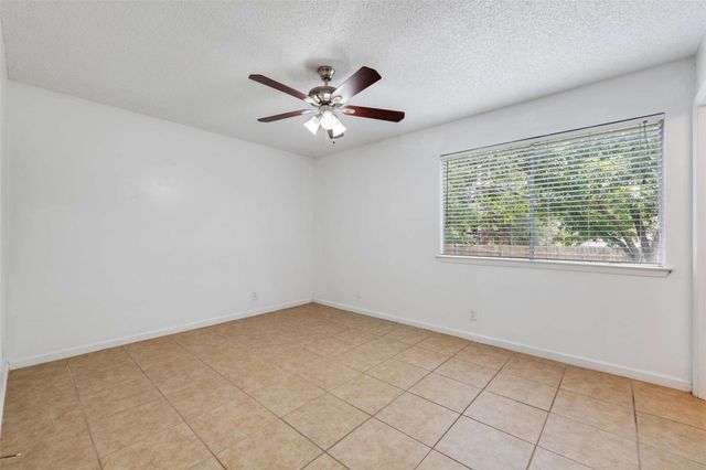 1207 W Rundberg LN, Austin, TX 78758