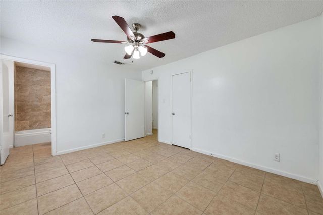 1207 W Rundberg LN, Austin, TX 78758