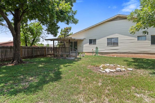 1207 W Rundberg LN, Austin, TX 78758