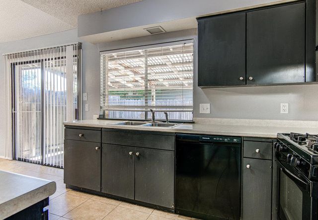 1207 W Rundberg LN, Austin, TX 78758