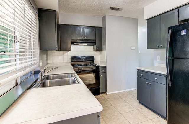 1207 W Rundberg LN, Austin, TX 78758