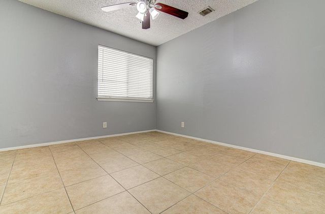 1207 W Rundberg LN, Austin, TX 78758