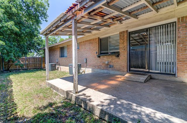 1207 W Rundberg LN, Austin, TX 78758