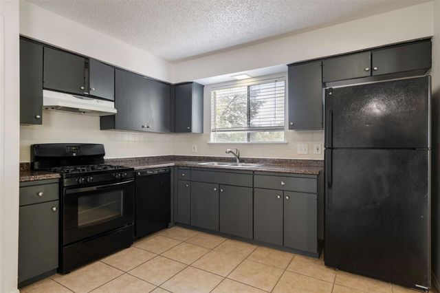 1207 W Rundberg LN, Austin, TX 78758