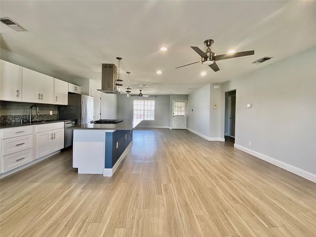 8602 Colonial DR, Austin, TX 78758