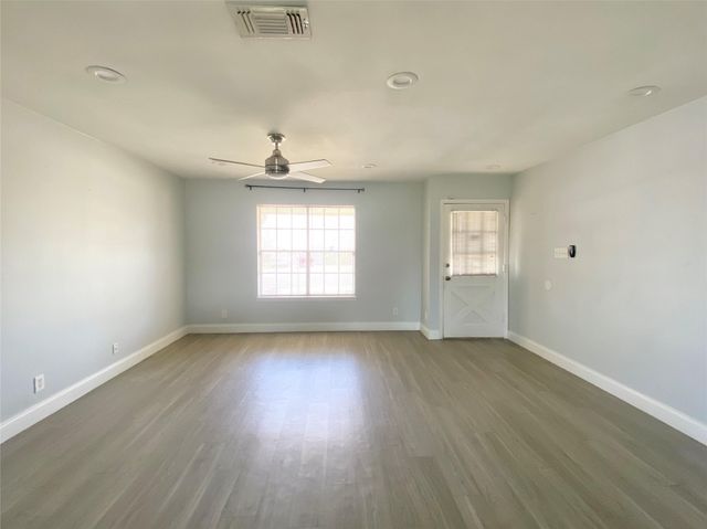 8602 Colonial DR, Austin, TX 78758