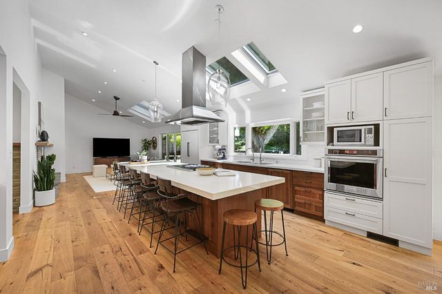 18 Dutch Valley Ln, San Anselmo, CA 94960