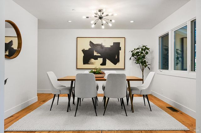 18 Dutch Valley Ln, San Anselmo, CA 94960