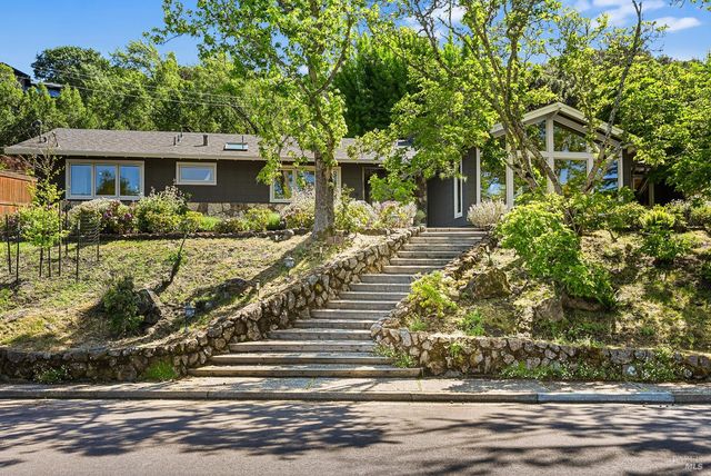 18 Dutch Valley Ln, San Anselmo, CA 94960