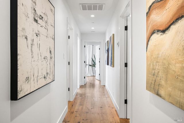 18 Dutch Valley Ln, San Anselmo, CA 94960