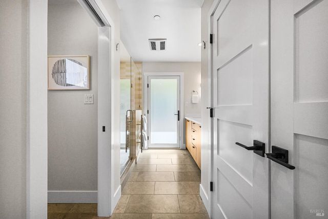 18 Dutch Valley Ln, San Anselmo, CA 94960