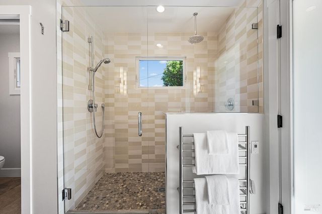 18 Dutch Valley Ln, San Anselmo, CA 94960