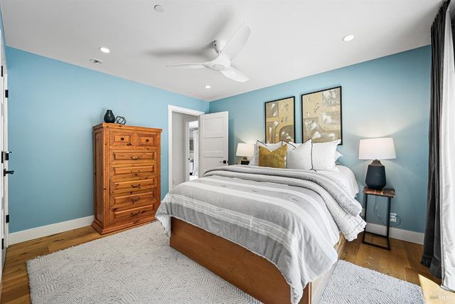 18 Dutch Valley Ln, San Anselmo, CA 94960