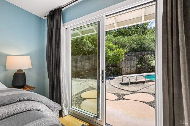 18 Dutch Valley Ln, San Anselmo, CA 94960