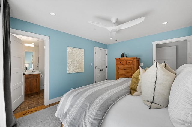 18 Dutch Valley Ln, San Anselmo, CA 94960