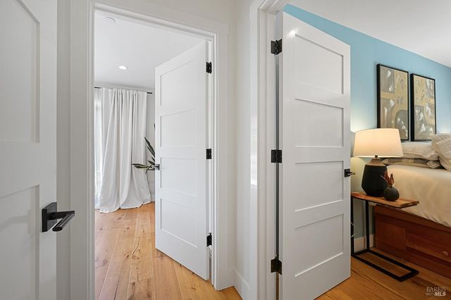 18 Dutch Valley Ln, San Anselmo, CA 94960