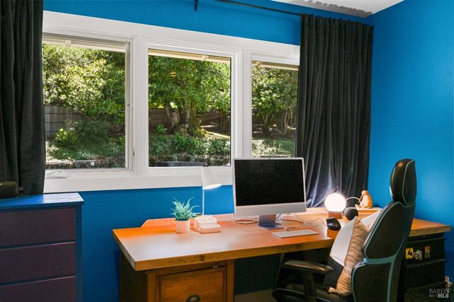 18 Dutch Valley Ln, San Anselmo, CA 94960