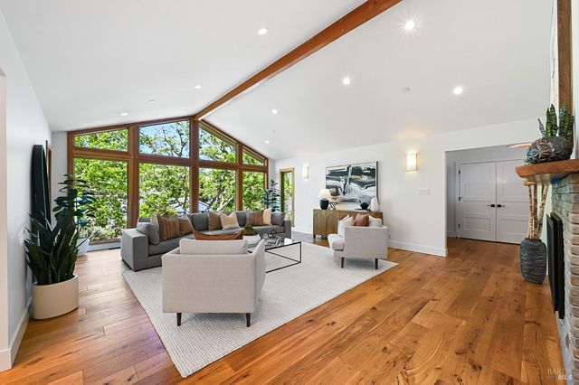 18 Dutch Valley Ln, San Anselmo, CA 94960