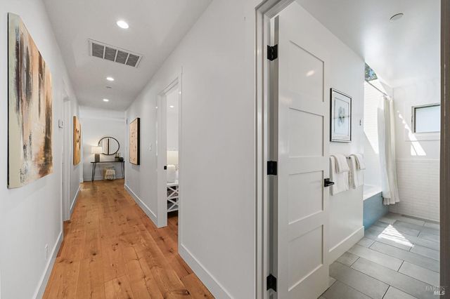 18 Dutch Valley Ln, San Anselmo, CA 94960