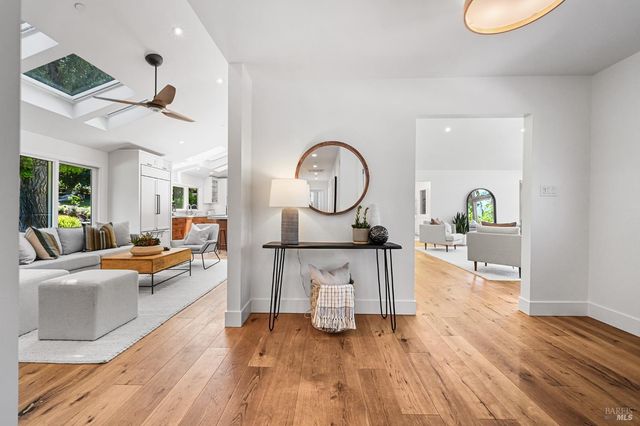 18 Dutch Valley Ln, San Anselmo, CA 94960