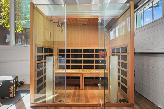 18 Dutch Valley Ln, San Anselmo, CA 94960