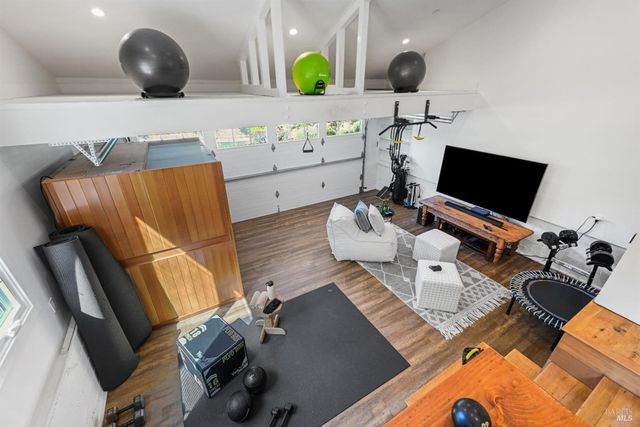 18 Dutch Valley Ln, San Anselmo, CA 94960