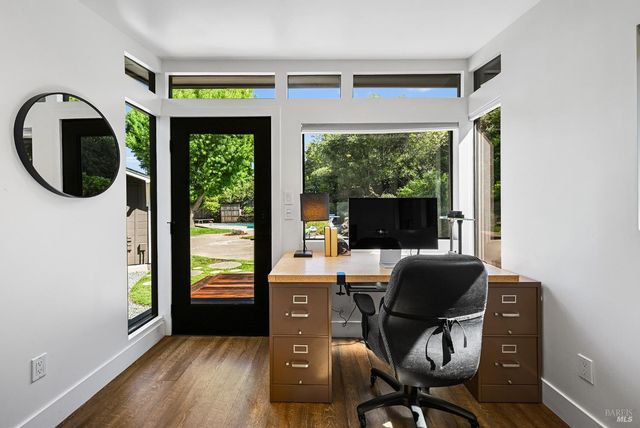 18 Dutch Valley Ln, San Anselmo, CA 94960