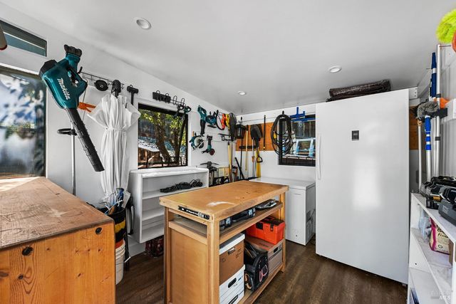 18 Dutch Valley Ln, San Anselmo, CA 94960