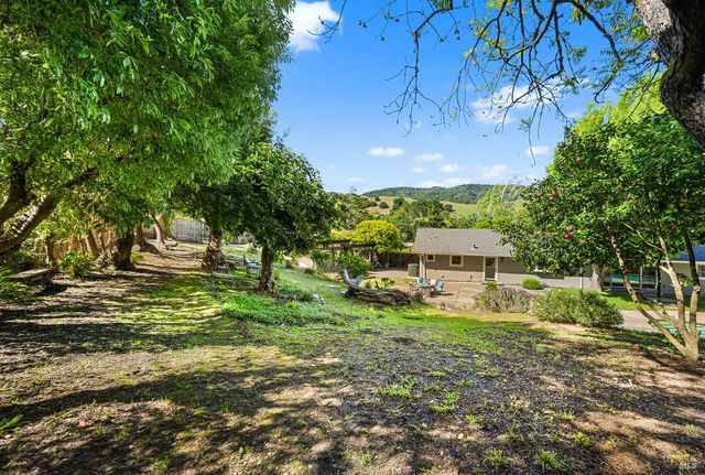 18 Dutch Valley Ln, San Anselmo, CA 94960