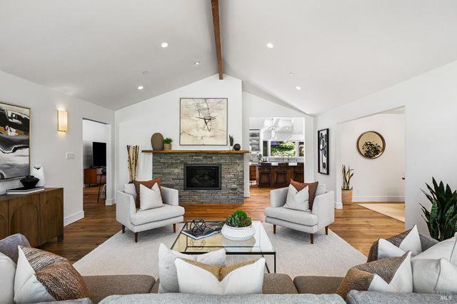 18 Dutch Valley Ln, San Anselmo, CA 94960