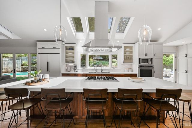 18 Dutch Valley Ln, San Anselmo, CA 94960