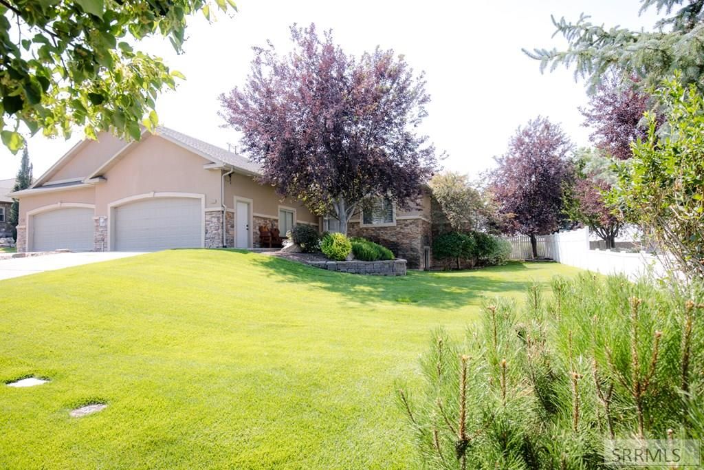 Image 3 of property listing at 354 Eagle Summit, Rexburg, ID 83440