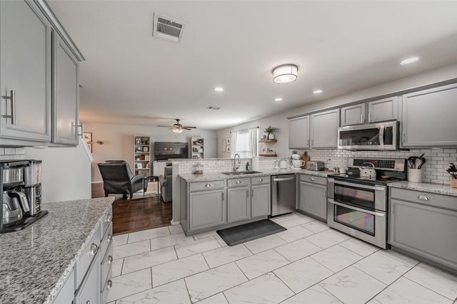 5752 Mountain Stream Trail, Fort Worth, TX 76244