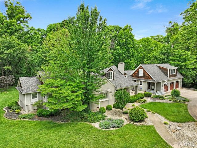 1102 Franklin Avenue, Edwardsville, IL 62025