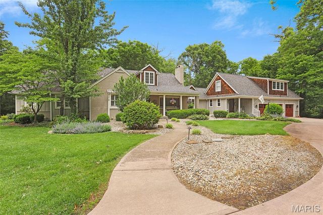 1102 Franklin Avenue, Edwardsville, IL 62025