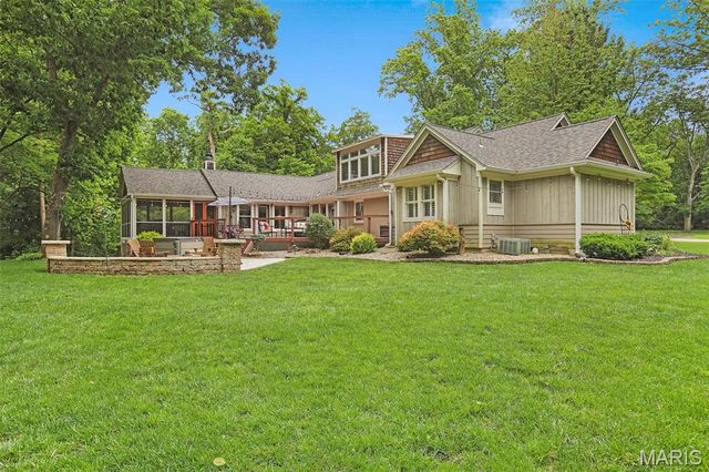 1102 Franklin Avenue, Edwardsville, IL 62025