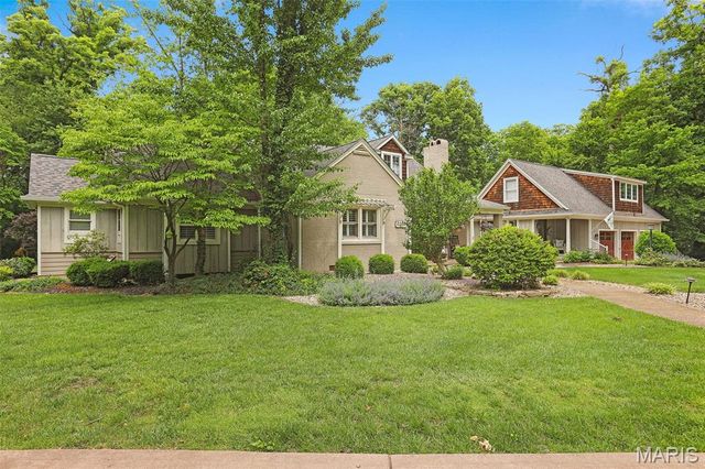 1102 Franklin Avenue, Edwardsville, IL 62025