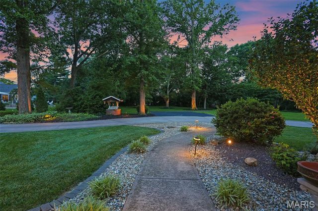 1102 Franklin Avenue, Edwardsville, IL 62025