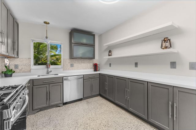 340 NE 129th St, North Miami, FL 33161