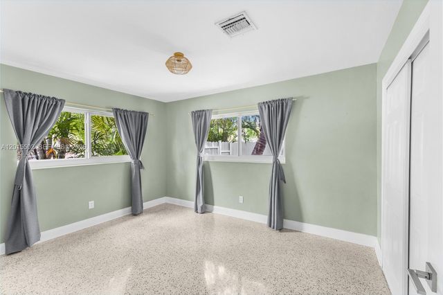 340 NE 129th St, North Miami, FL 33161