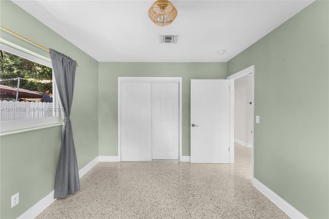 340 NE 129th St, North Miami, FL 33161