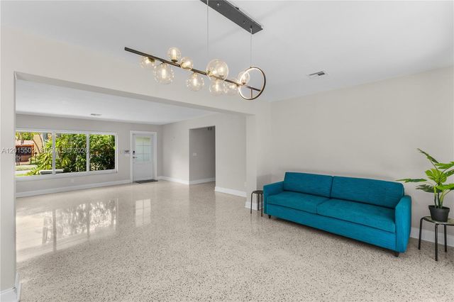 340 NE 129th St, North Miami, FL 33161