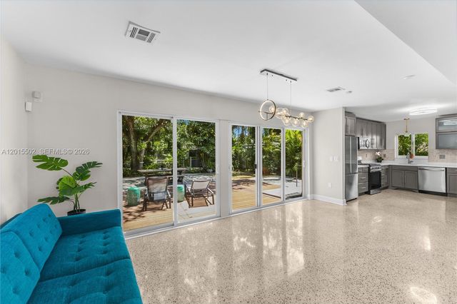 340 NE 129th St, North Miami, FL 33161