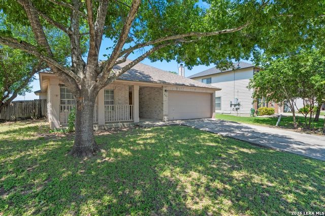 823 PINEHURST DR, New Braunfels, TX 78130