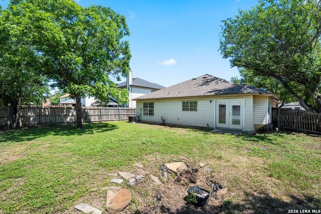 823 PINEHURST DR, New Braunfels, TX 78130