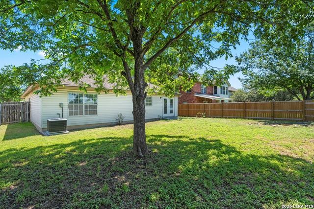 823 PINEHURST DR, New Braunfels, TX 78130
