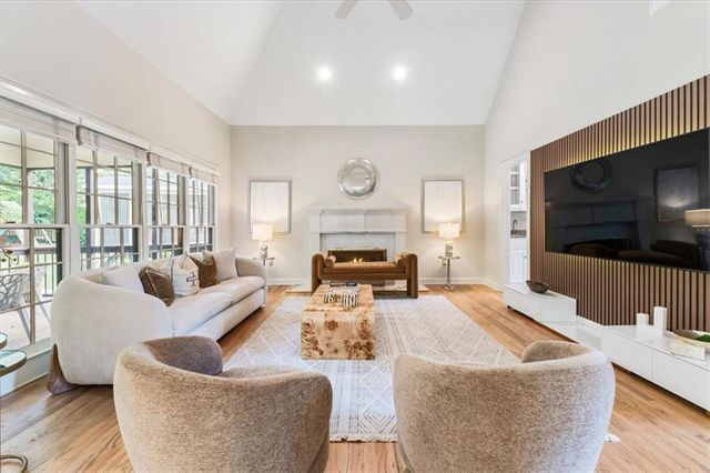9170 Nesbit Lakes Drive, Roswell, GA 30022